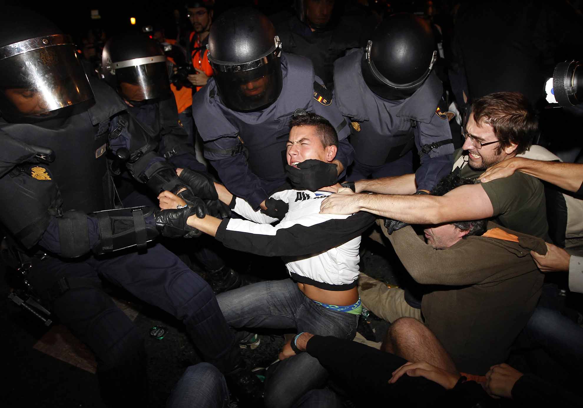 'Intento de desahucio', Premio Nacional de Fotoperiodismo ANIGP-TV 2013. Foto: Chema Moya